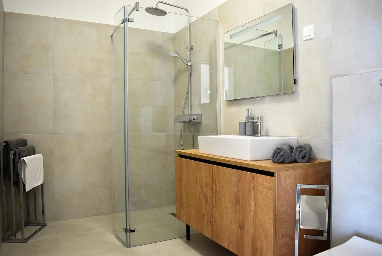 Apartment Aci Marina Rab Banjol Ngoại thất bức ảnh