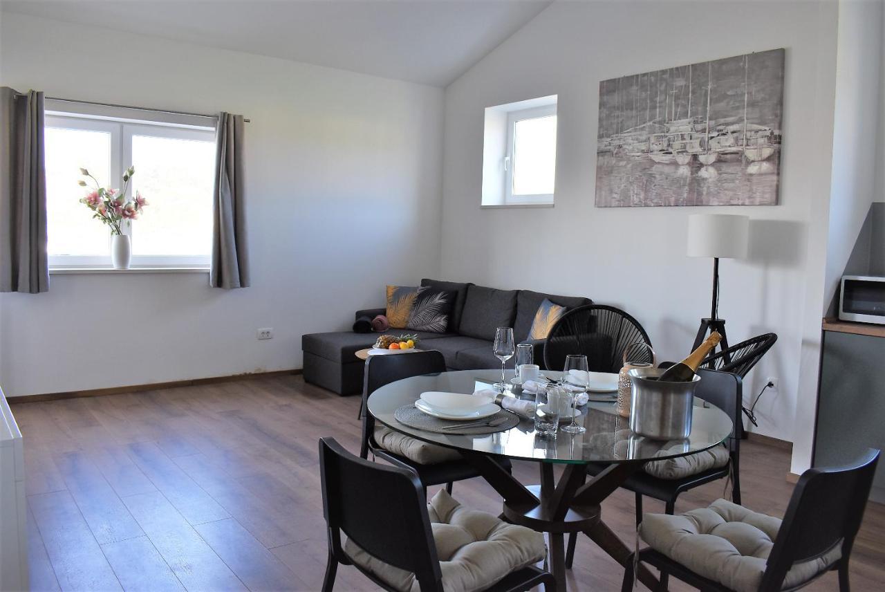 Apartment Aci Marina Rab Banjol Ngoại thất bức ảnh
